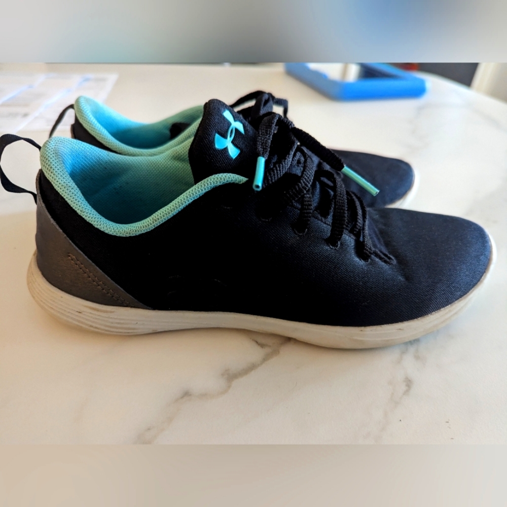 Under armour women's shoes 7.5